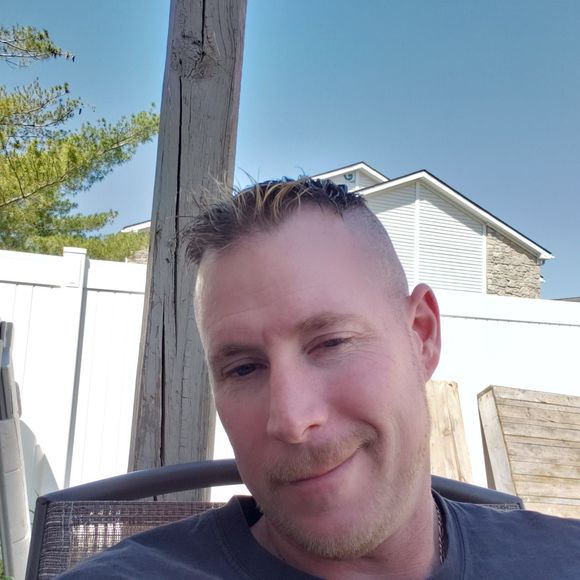 Meet your Posher, Chris - Picture 1 of 1